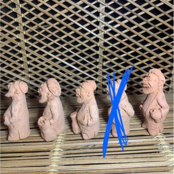 Handmade pottery men signed by artist - Picture 2 of 7